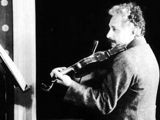 Albert Einstein tocando el violn