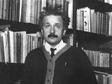 Albert Einstein en el laboratorio