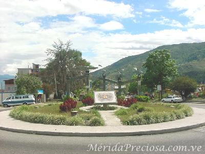 Monumento cinco aguilas blancas